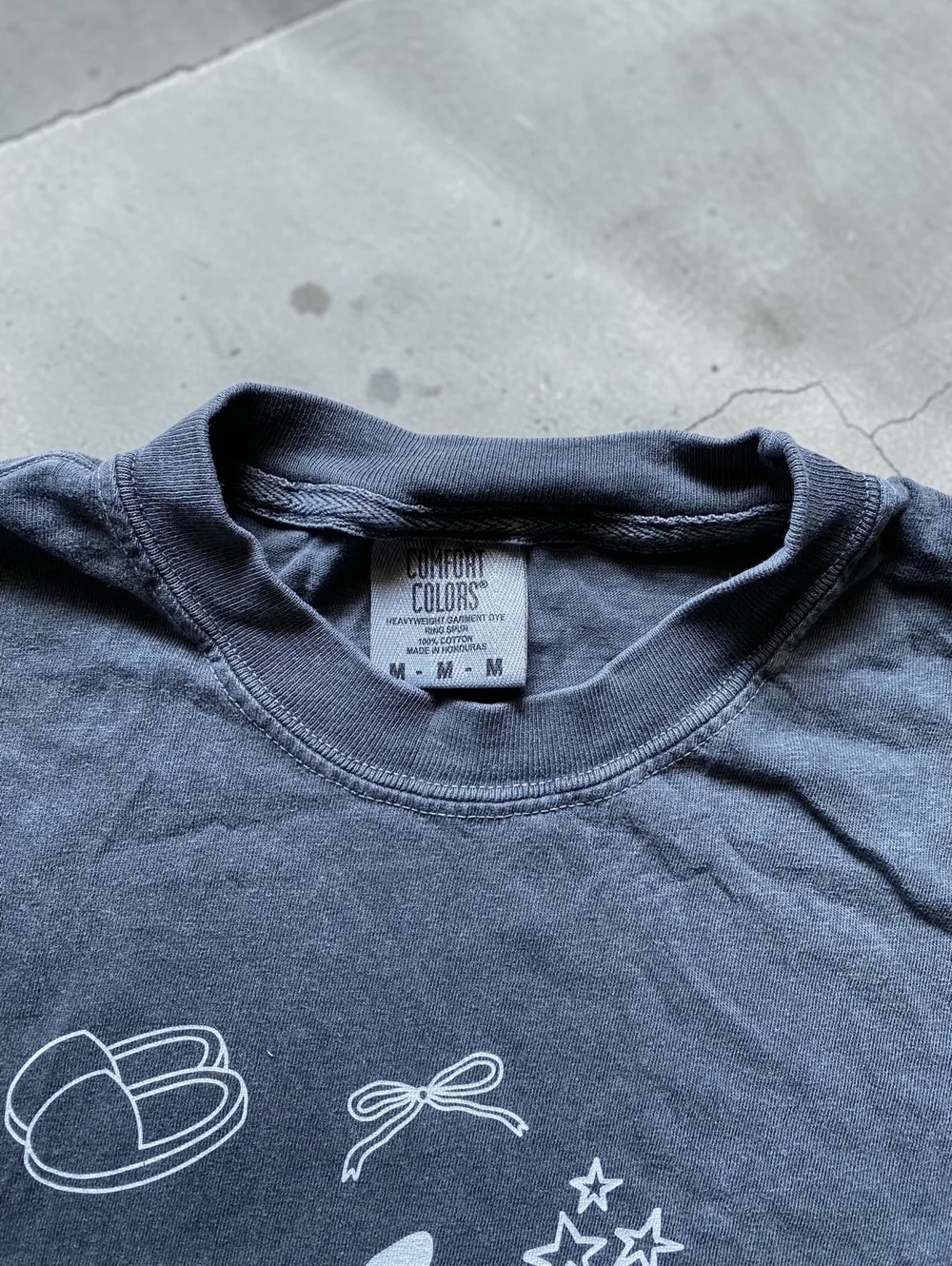 Comfort Colors Women T-Shirt M Relaxed Grey Cotton Girls Gone Mild Graphic Tee - Picture 4 of 6